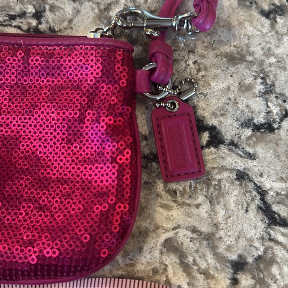 Coach small pink sequins sparkle wristlet silver hardware rare - Picture 6 of 7